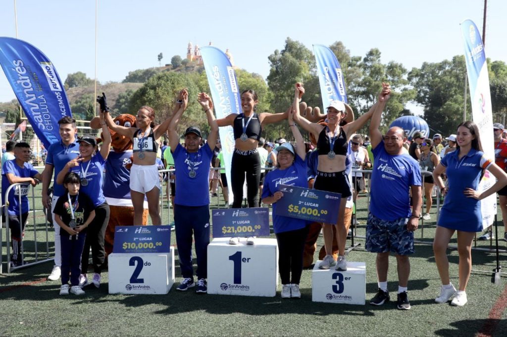 Robert Gaitho de Kenia y Ana Karen Mejía Escalona, de Puebla, se consagraron como los ganadores absolutos del Medio Maratón del Día del Papá San Andrés Cholula 2023