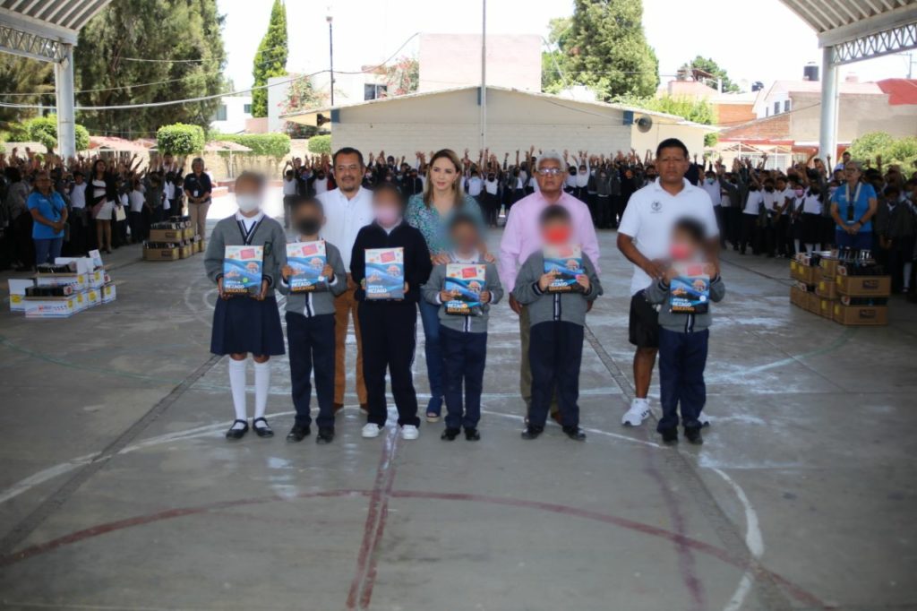 La Presidenta Municipal Paola Angón continúa llevando el programa Va por la Niñez Cholulteca, a las primarias públicas del municipio