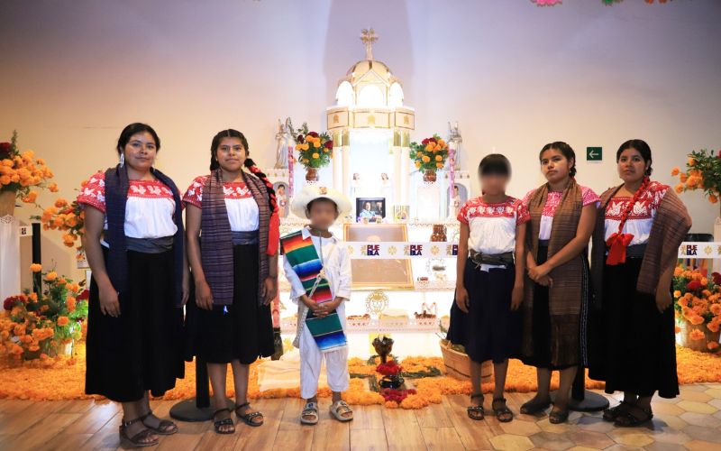 Colocan altar monumental de Tochimilco en Módulo Turístico de Puebla