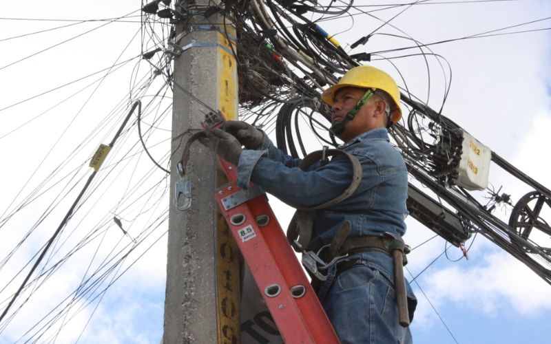 Ayuntamiento de Puebla realiza retiro de cables en desuso en La Margarita