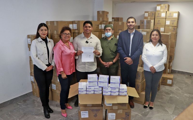 Omar Muñoz refuerza servicios de salud del SMDIF Cuautlancingo