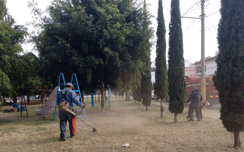 Ayuntamiento de Puebla realiza limpieza en colonias y parques